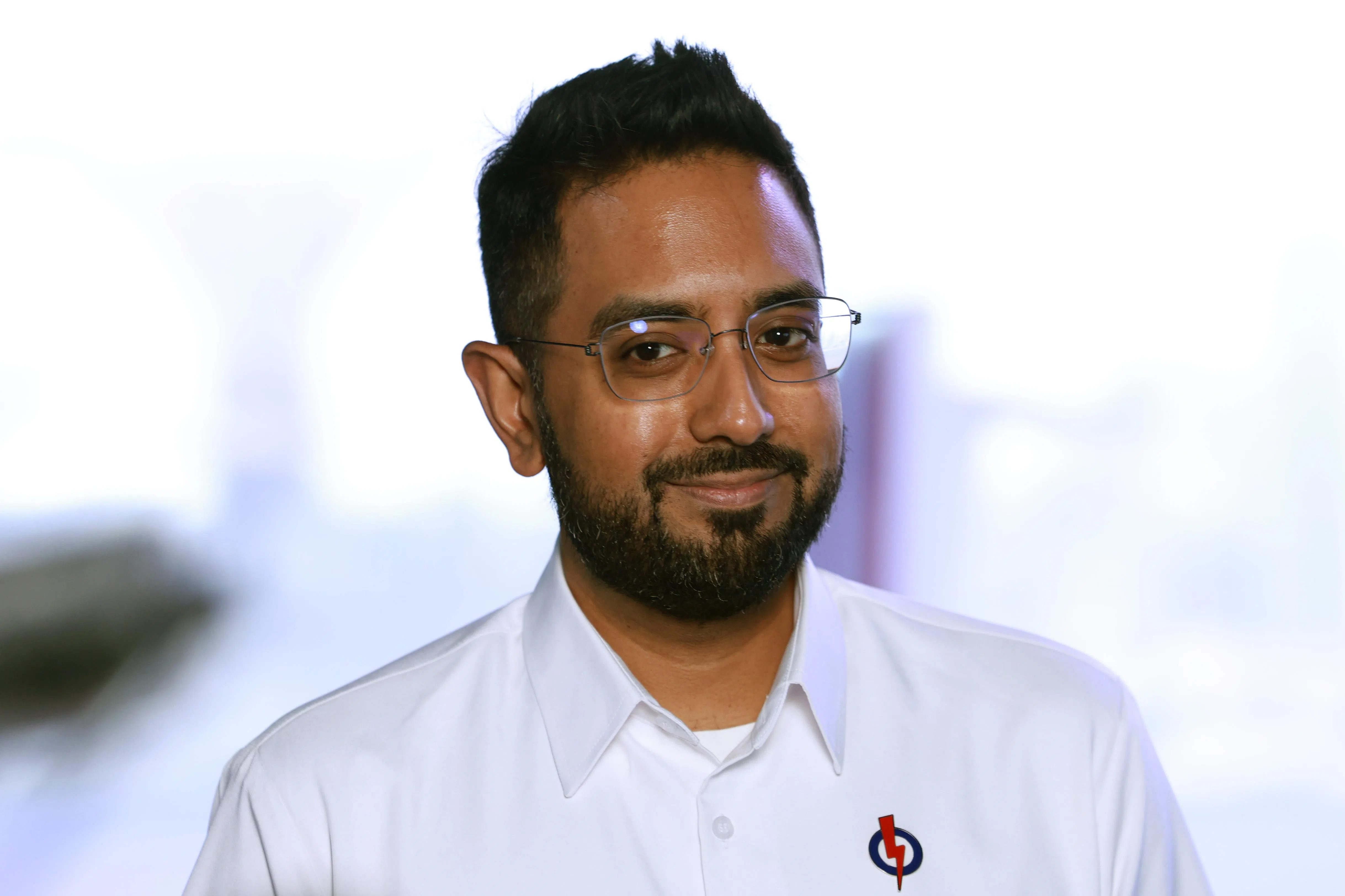 行动党阿裕尼集选区准候选人飞翔。（邝启聪摄）