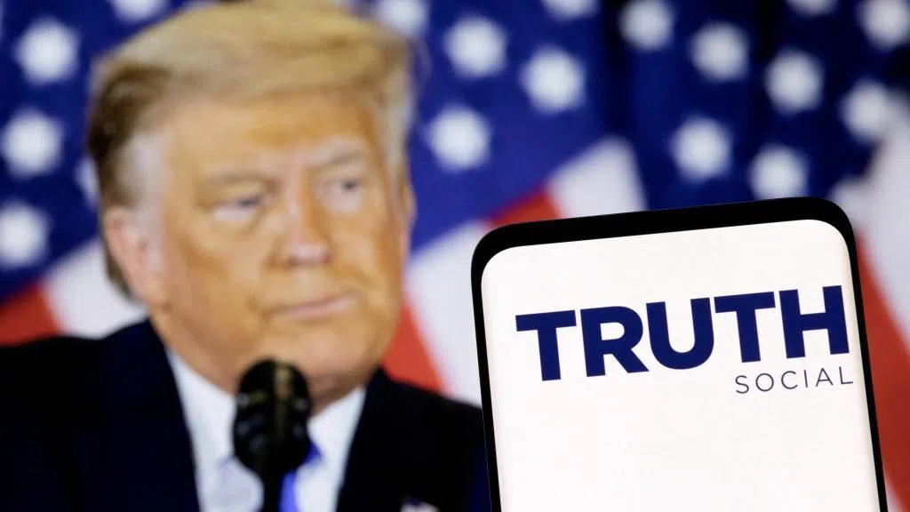 过渡首席执行官麦格恩说，美国总统特朗普拥有的Truth Social依然是“言论自由的重要堡垒”，并透露平台即将推出更多创新功能，但却未进一步说明细节。（档案照片）