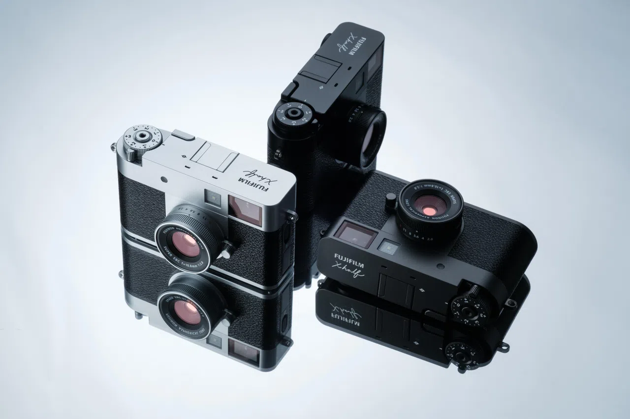 富士胶片X-Half机身设计继承了X系列相机的复古风格，有黑、银和炭灰三种配色。（厂商提供）