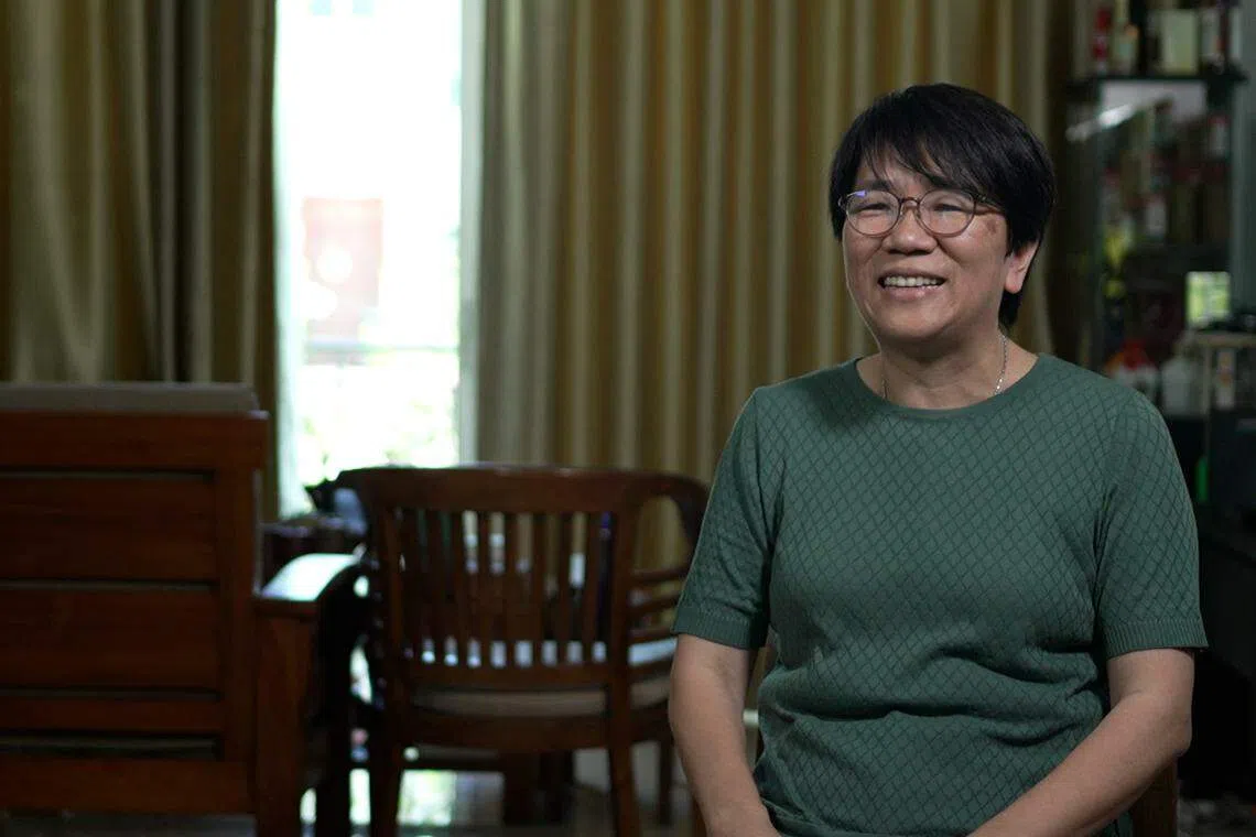 施咏晴认为学习心理学，有助于拉近与留学生的距离。（视频截图）