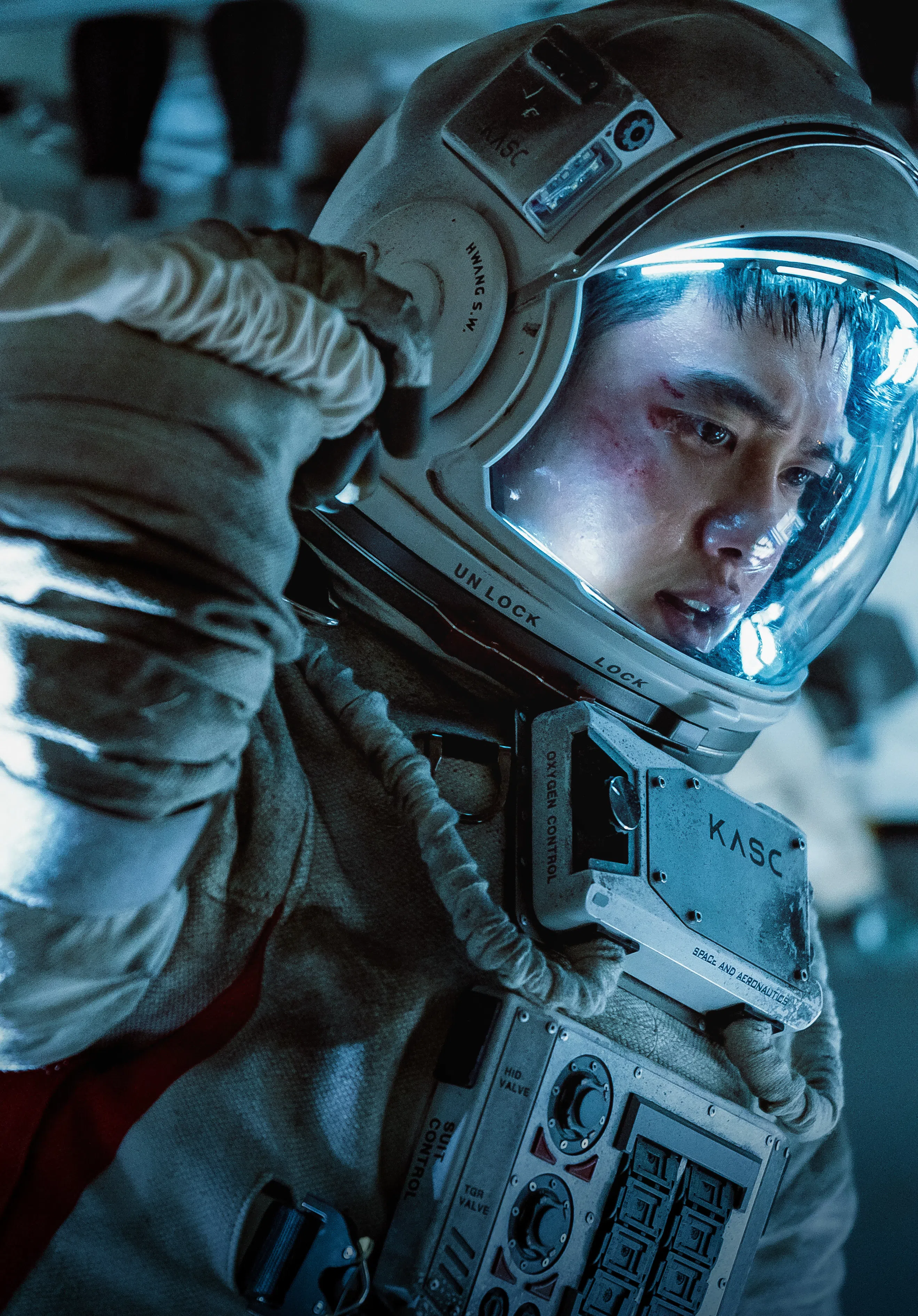 都敬秀在《逃出宁静海》饰演探月宇航员。（Viu提供）