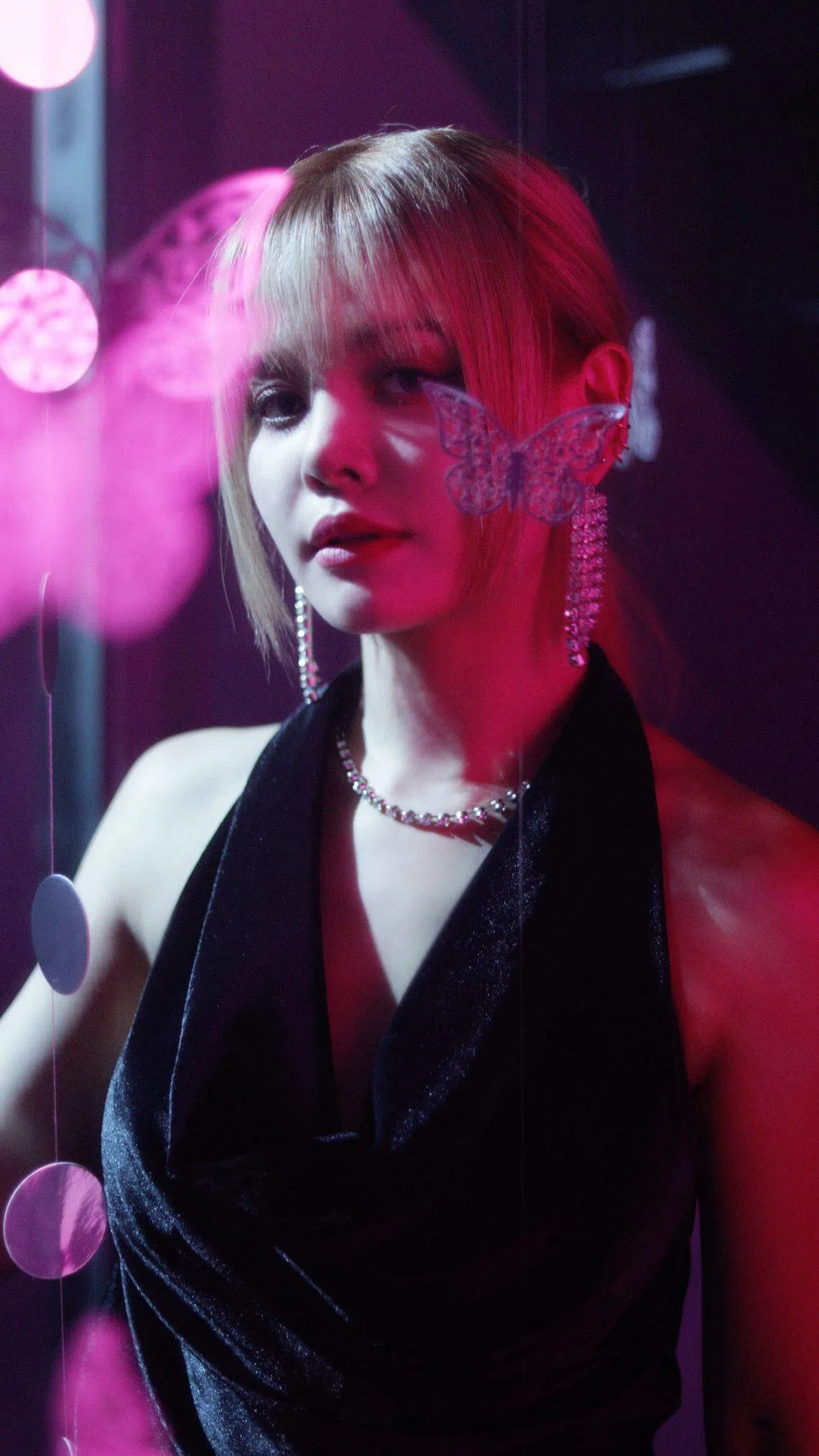 SORN坦言Solo歌手相比女团成员“孤独很多”，最难的则是要“一个人填满整个舞台”。（Viu、WILD Group提供）