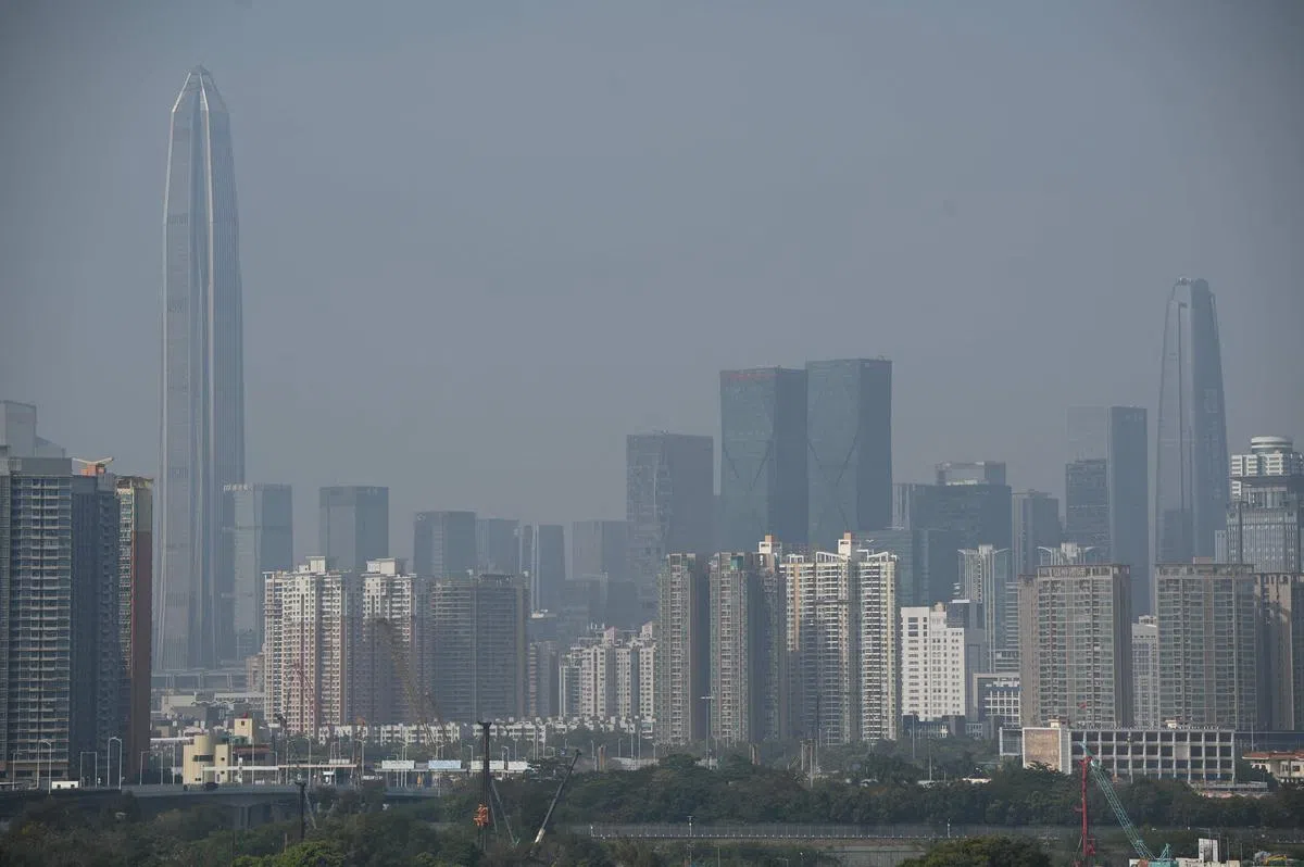 深圳大学教授张晗说，深圳全市使用超过90个抽水机或污水处理厂，对污水进行监测。（法新社）