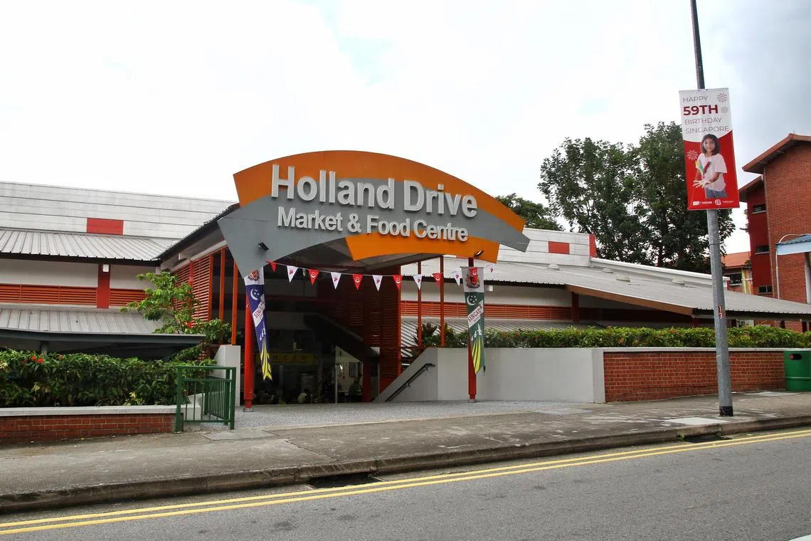 荷兰通道熟食中心有两家小贩登上新加坡“必比登推介”名单，引起饕客关注。（特约陈福洲摄）