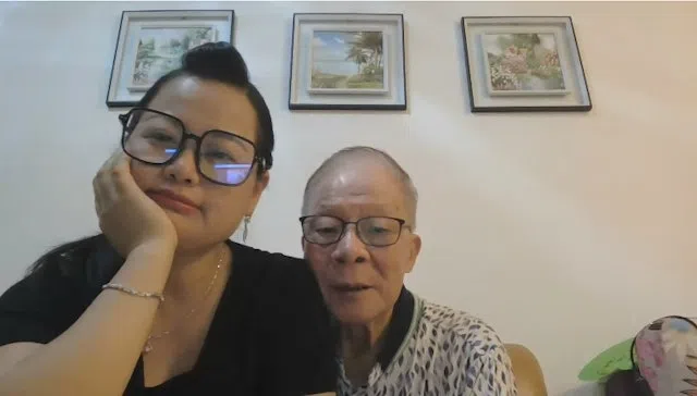 何伯（右）与何太上了节目受访后，一夜之间从素人变成名人。（互联网）