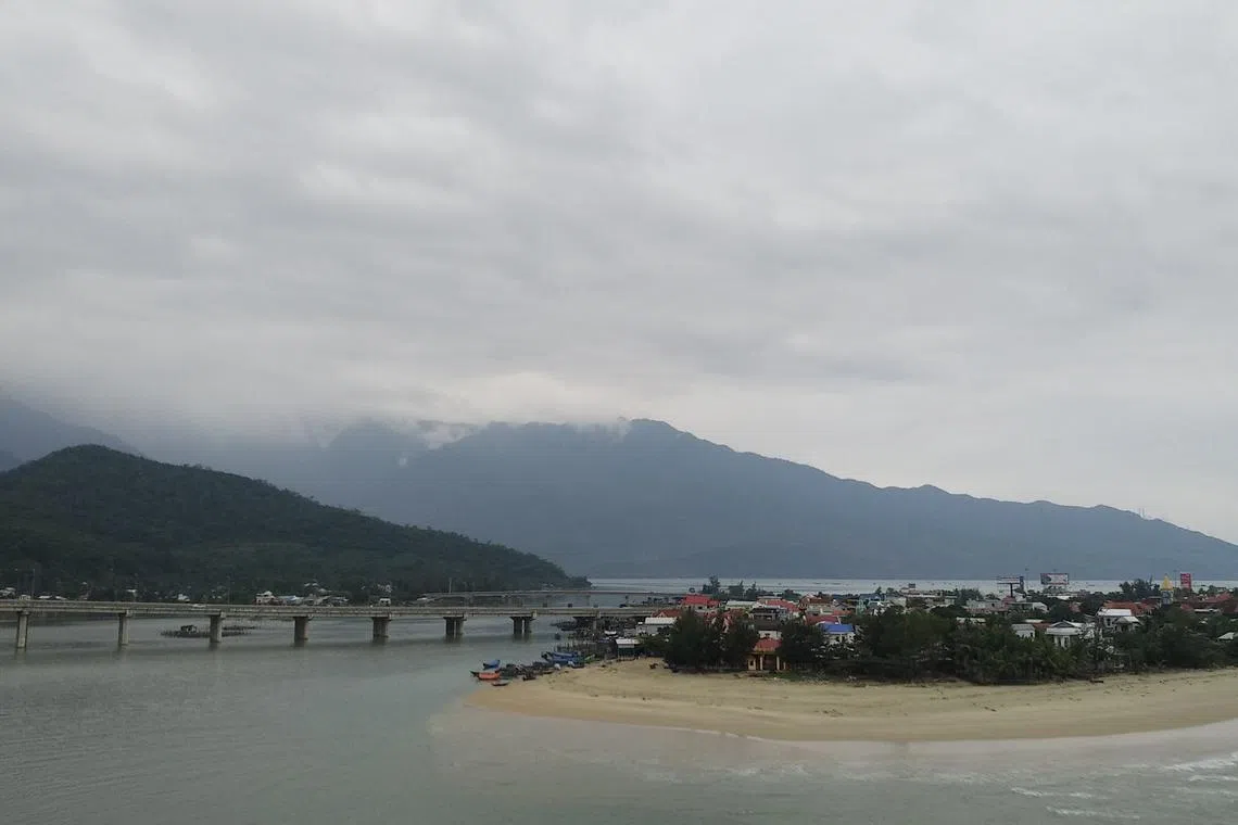 被称为世界最美丽海湾之一的陵姑湾。（小黛摄）