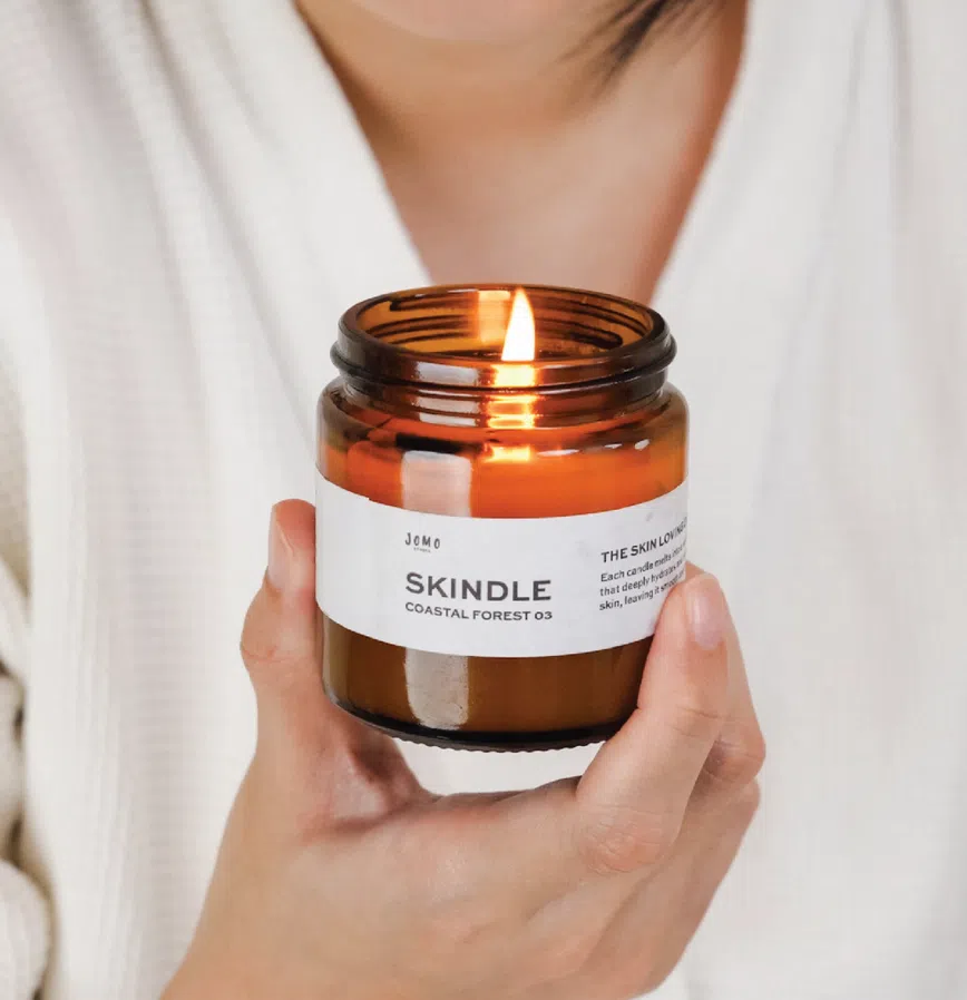 Skindle香氛蜡烛除了能点燃做香疗之外，还有意想不到的美容功能。（Jomo Studio提供）