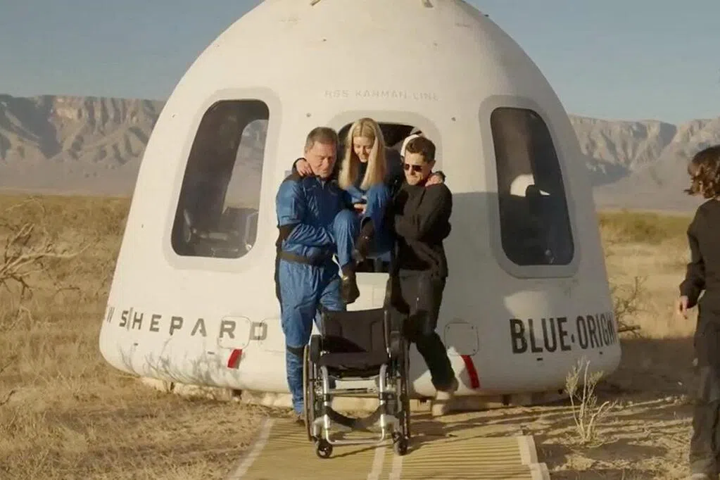 蓝色起源成功发射 轮椅使用者首度入太空