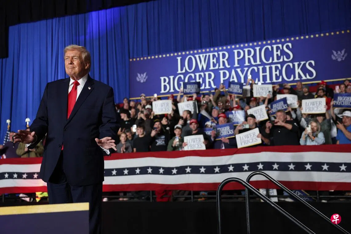 特朗普1月27日在艾奥瓦州发表演说主打经济牌，为11月中期选举造势。 （法新社）