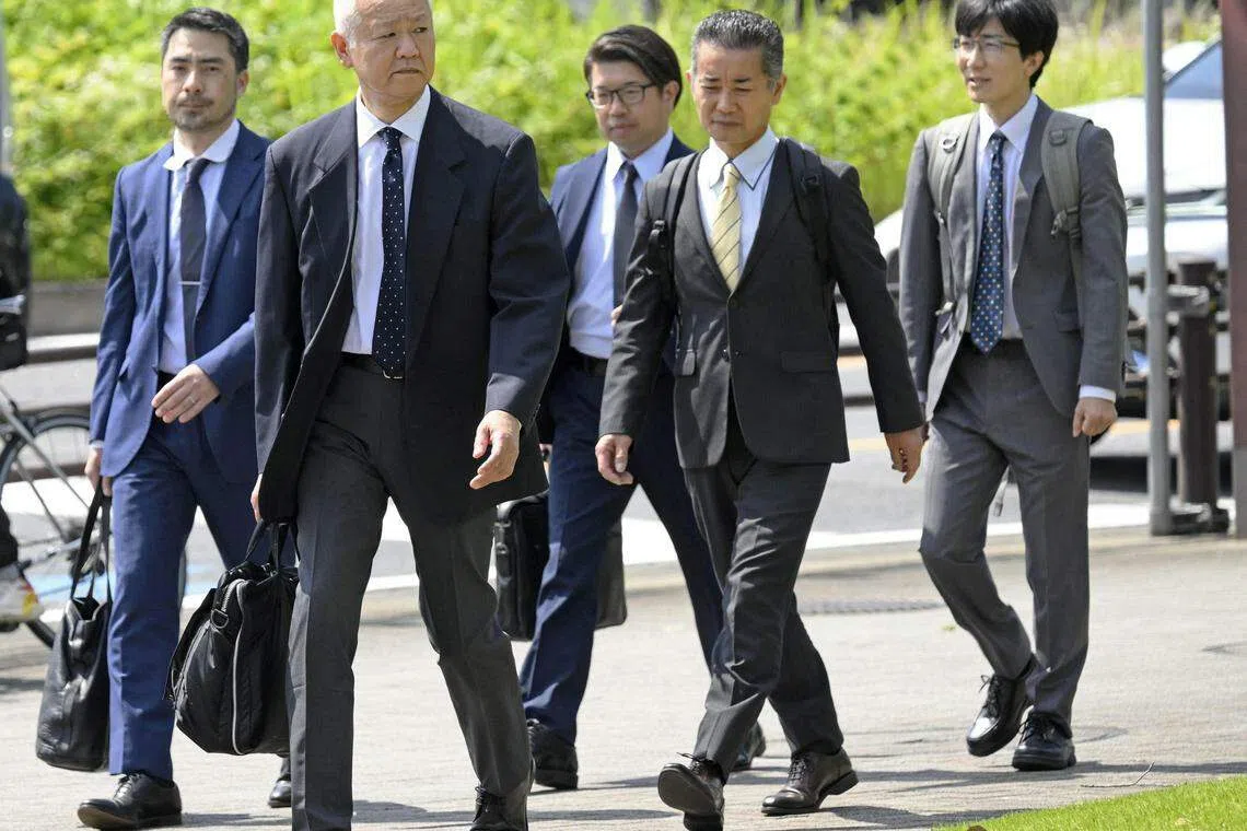 日本交通部官员星期二进入丰田汽车公司总部，就该公司认证违规行为进行实地核查。（路透社）