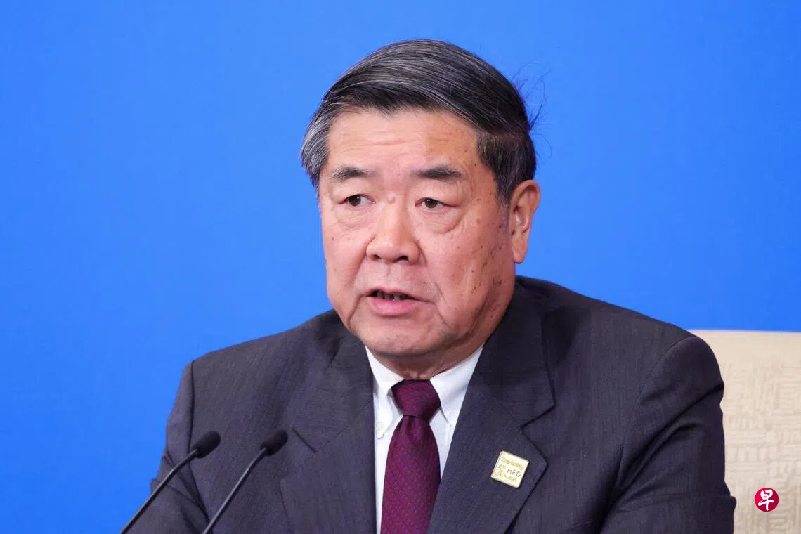 何立峰据报在达沃斯期间会见全球企业高管| 联合早报