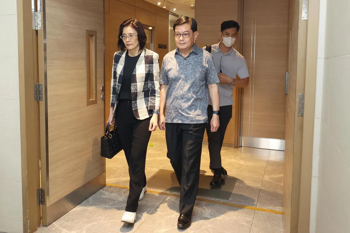 副总理王瑞杰夫妇星期六上午前去吊唁。（唐家鸿摄）