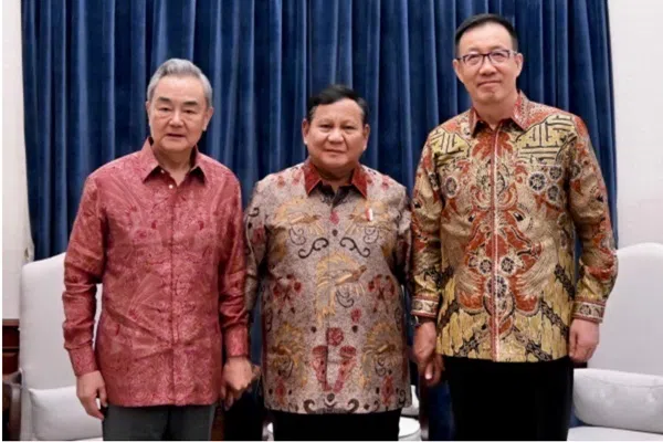 会见印尼总统 王毅：中国印尼加强团结应对外部严峻挑战