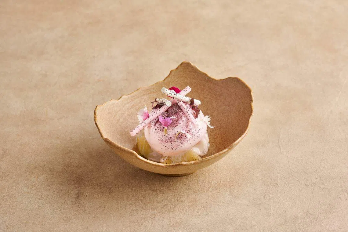 雪梨甜点的咸甜组合，相当讨喜。（餐馆提供）