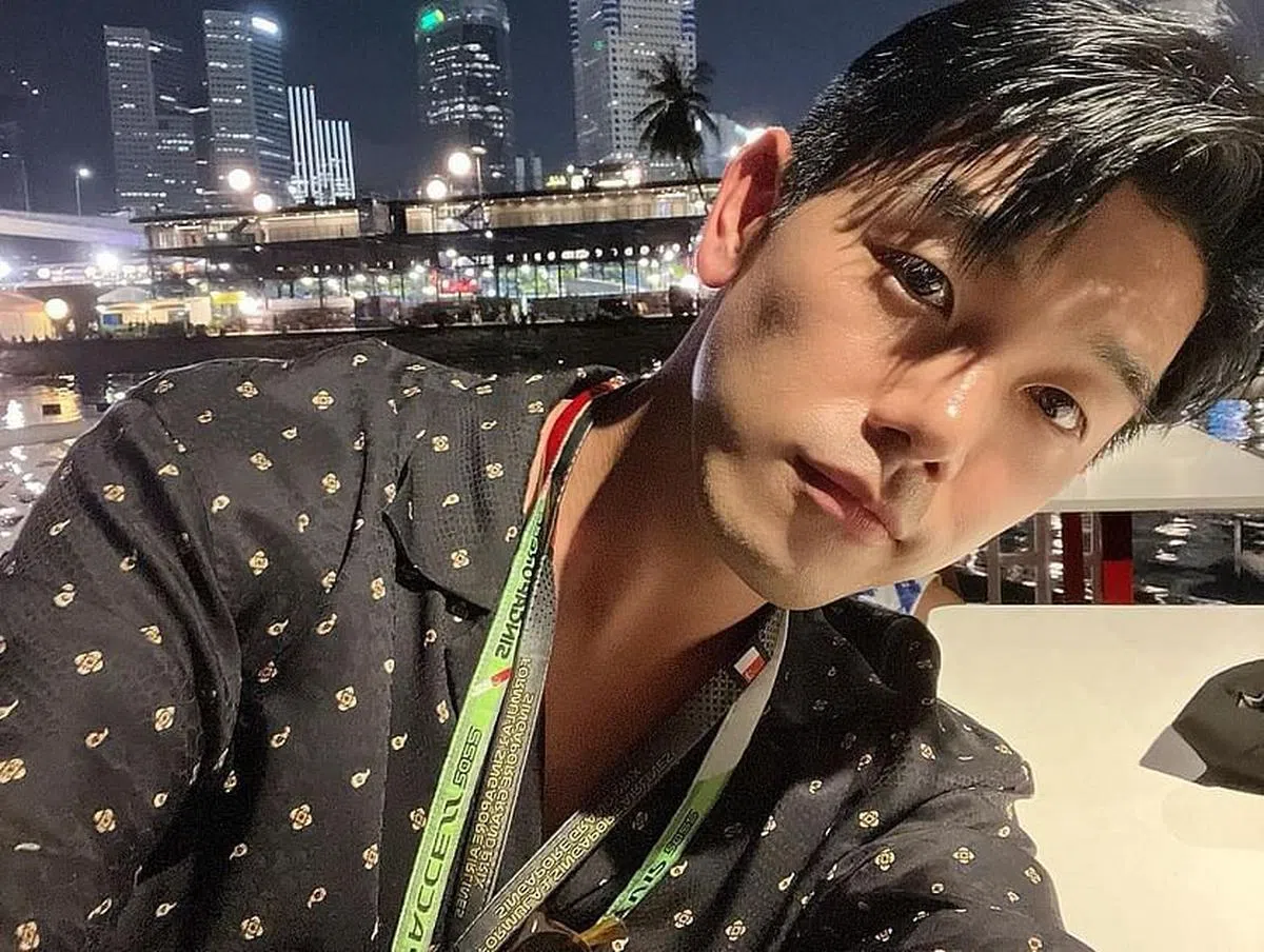 韩星南允道来新看F1。（取自艺人社媒）