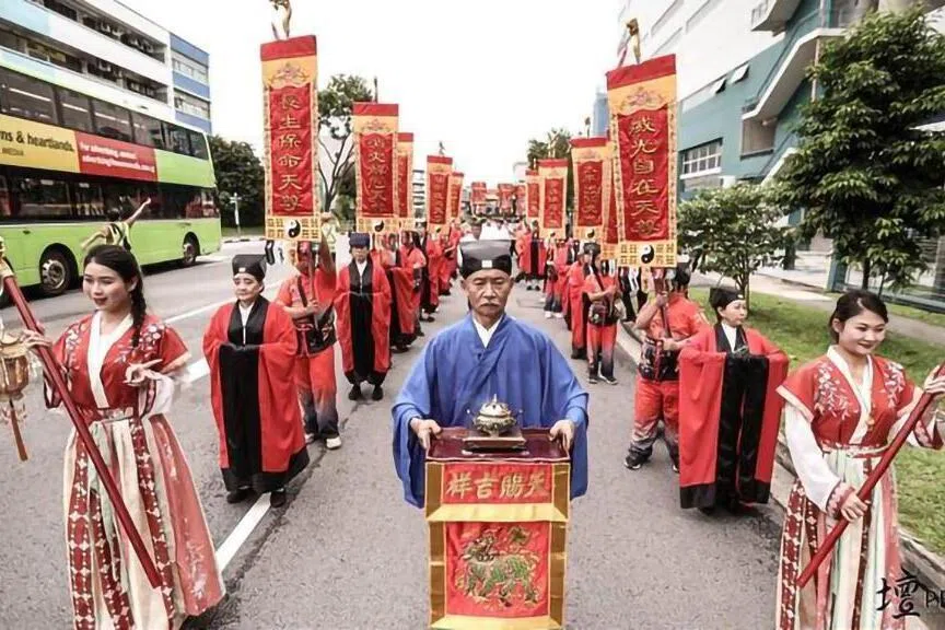 游戏期间，队伍至少占用了公共道路的一条车道。（取自法庭文件）