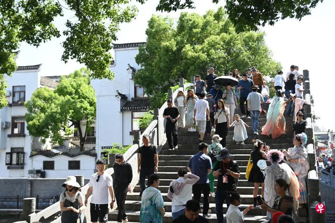 五一假期中国游客消费较去年同期增长8% | 联合早报