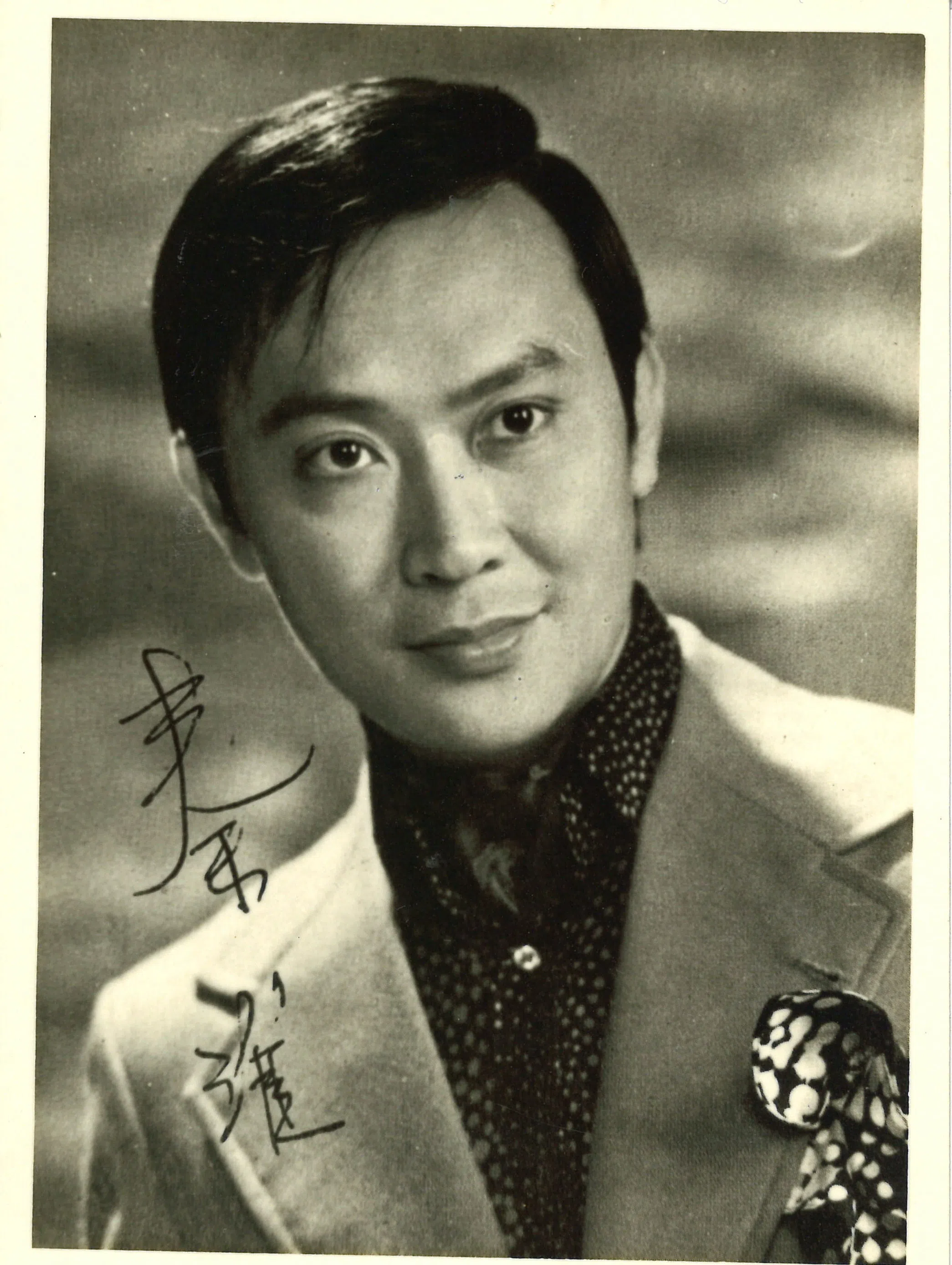 秦淮以融合文艺与流行的演唱方式在歌坛独树一帜。（《星期二特写》提供）