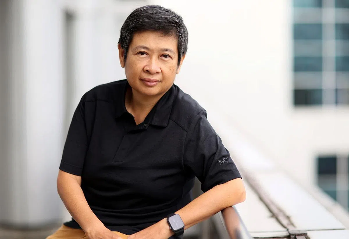 《联合早报》执行总编辑韩咏梅相信，随着科技的普及，播客热潮不会那么快退热。（龙国雄摄）