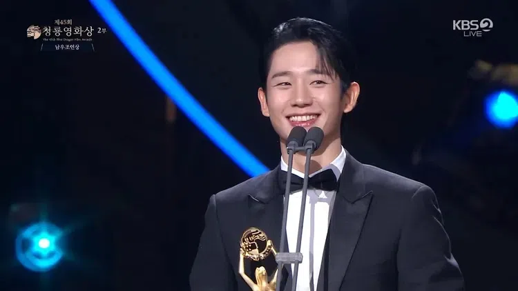 丁海寅凭《辣手警探2》夺得最佳男配角奖。（互联网）