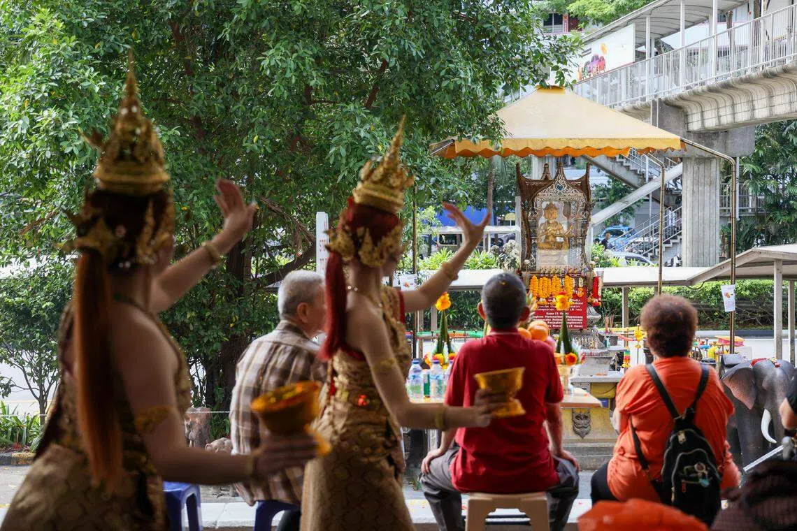 黄金坊的四面佛，常有信徒到此还愿。（卓祾祎摄）