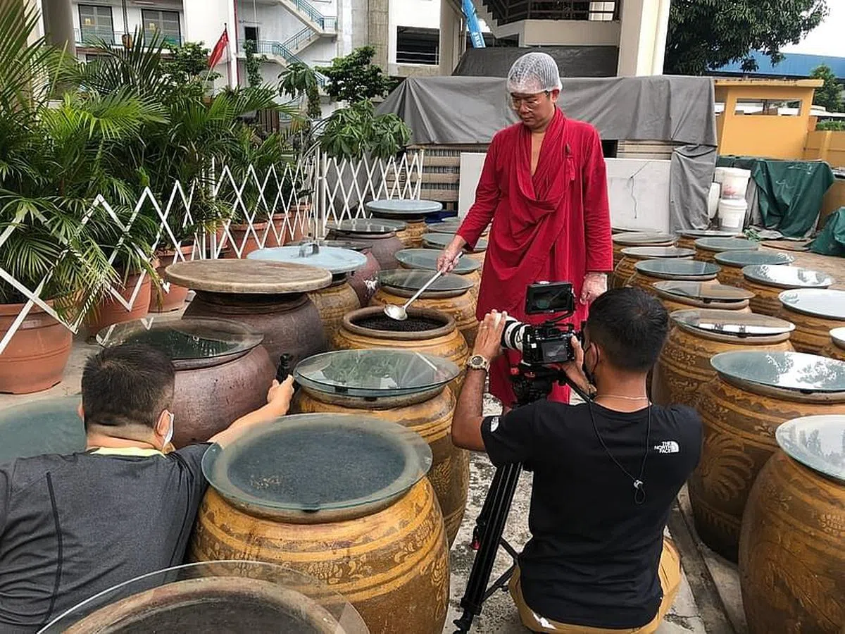 本地酱油厂即将到不丹设厂酿制有机酱油。（新传媒提供）