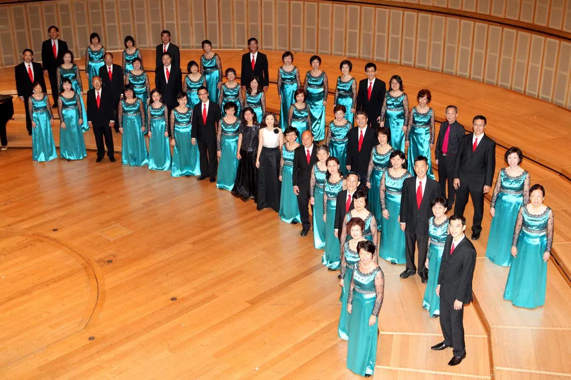 华文报合唱团首次与鼎艺团合作，以多声部交织的演唱，演绎经典影视歌曲。（档案照）