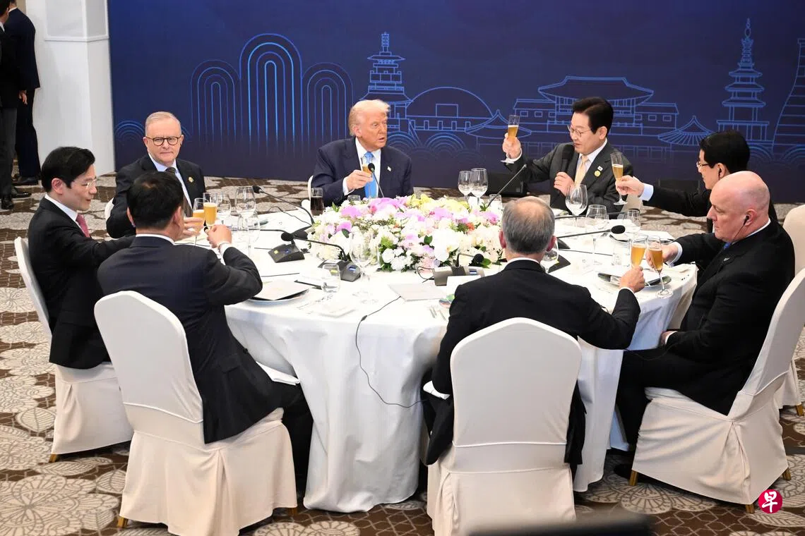 黄总理抵韩参加APEC峰会特朗普期待“习特会” | 联合早报