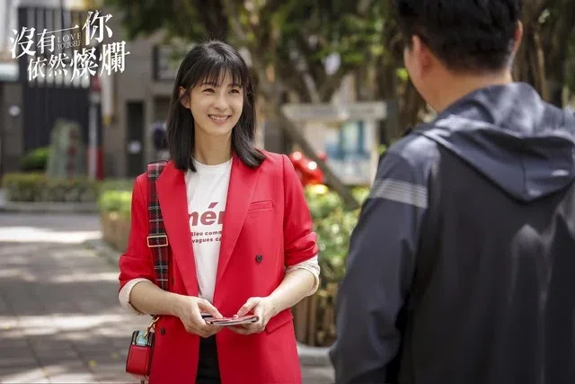 赖雅妍在戏中饰演过气女星，和超级粉丝庹宗华有一段缘分。（互联网）