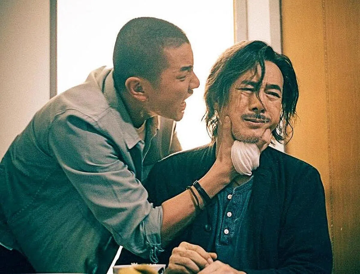 绿叶王李成昌（右）多年来与演技奖项无缘，这次凭《凶宅清洁师》争夺男配角奖项。（互联网）