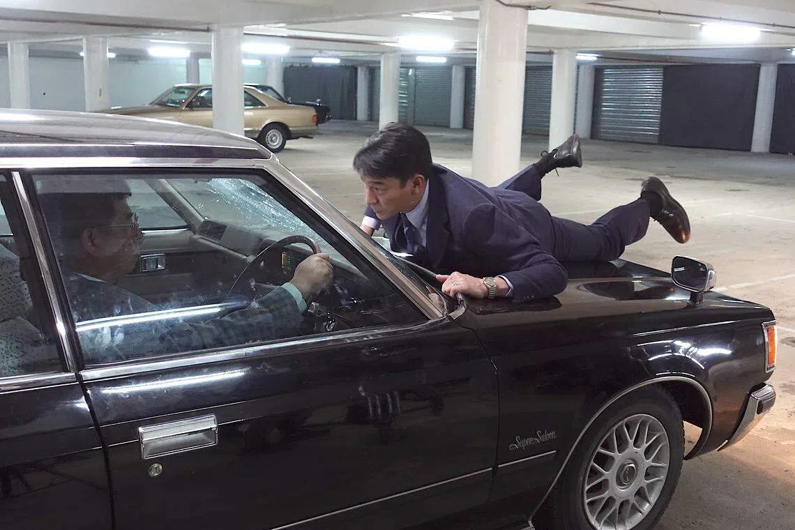 刘德华亲自上阵，拍摄一场被歹徒追杀的动作场面。                      （邵氏机构提供）