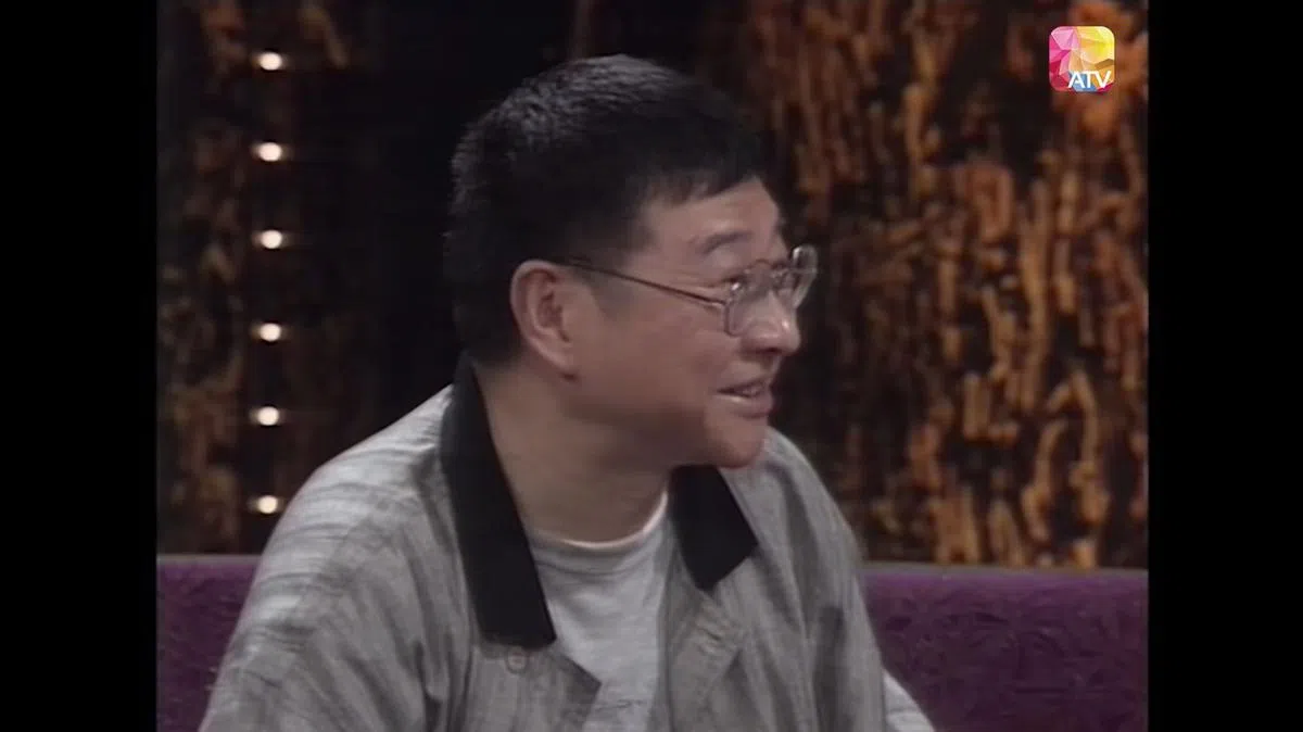 倪匡当年与黄霑和蔡澜推出深夜成人谈话节目《今夜不设防》。（互联网）
