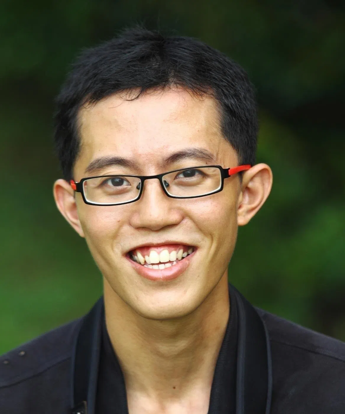 杨鼎立自幼参与观鸟活动，长大后投入鸟类研究与保育工作。（国际鸟盟提供）