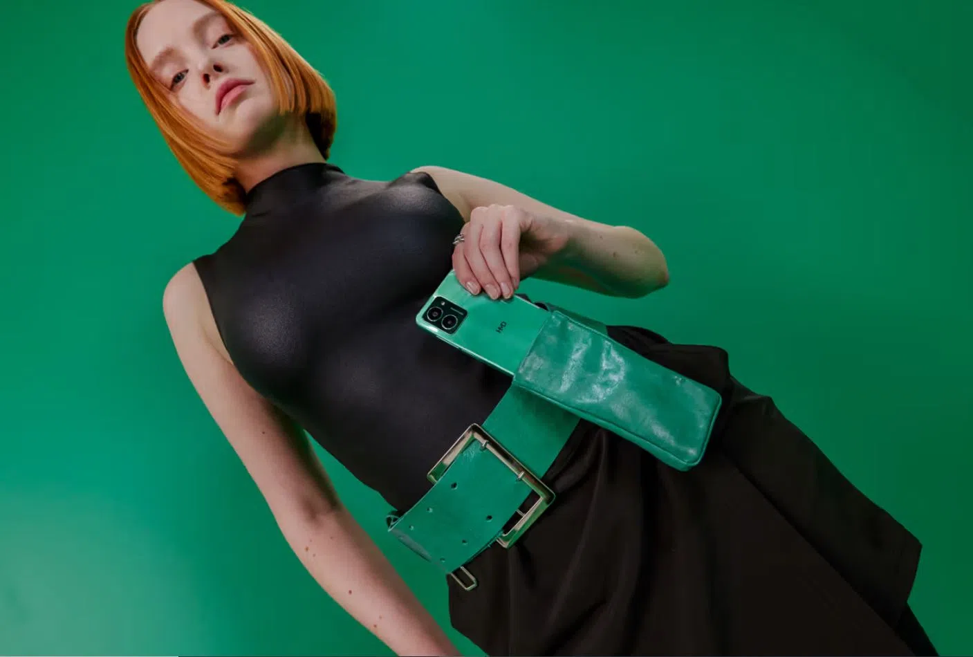 Phonecore智能手机腰带，设计仿古前卫。（互联网）