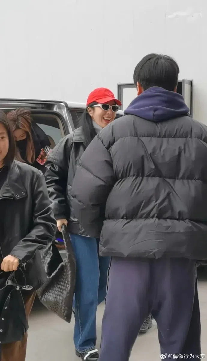 杨谨华已抵达长沙录制《浪姐5》。（互联网）