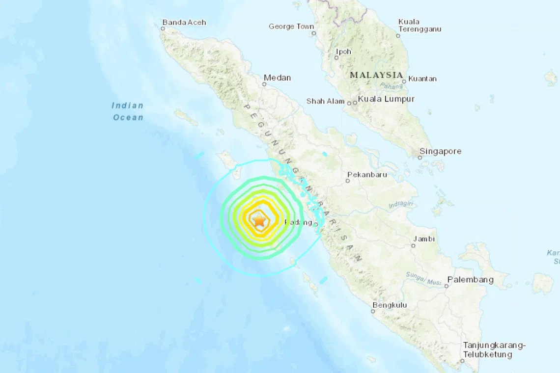印尼西苏门答腊省附近海域发生7.3级地震。（美国地质调查局网站截图）