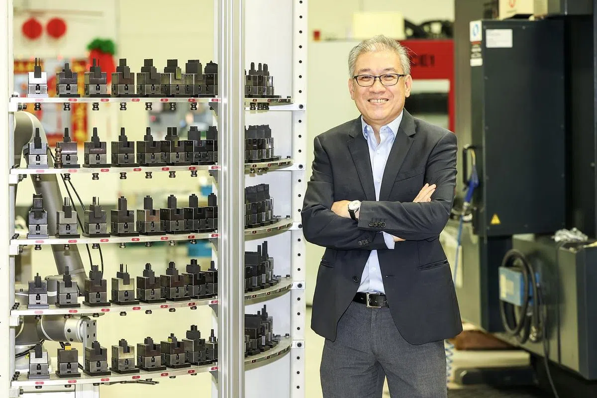 向阳科技总裁邱武厚说，公司在峇淡岛设厂既为了满足当地客户的需求，同时也扩展供应链，还能为公司大幅省下人力成本。（陈斌勤摄）