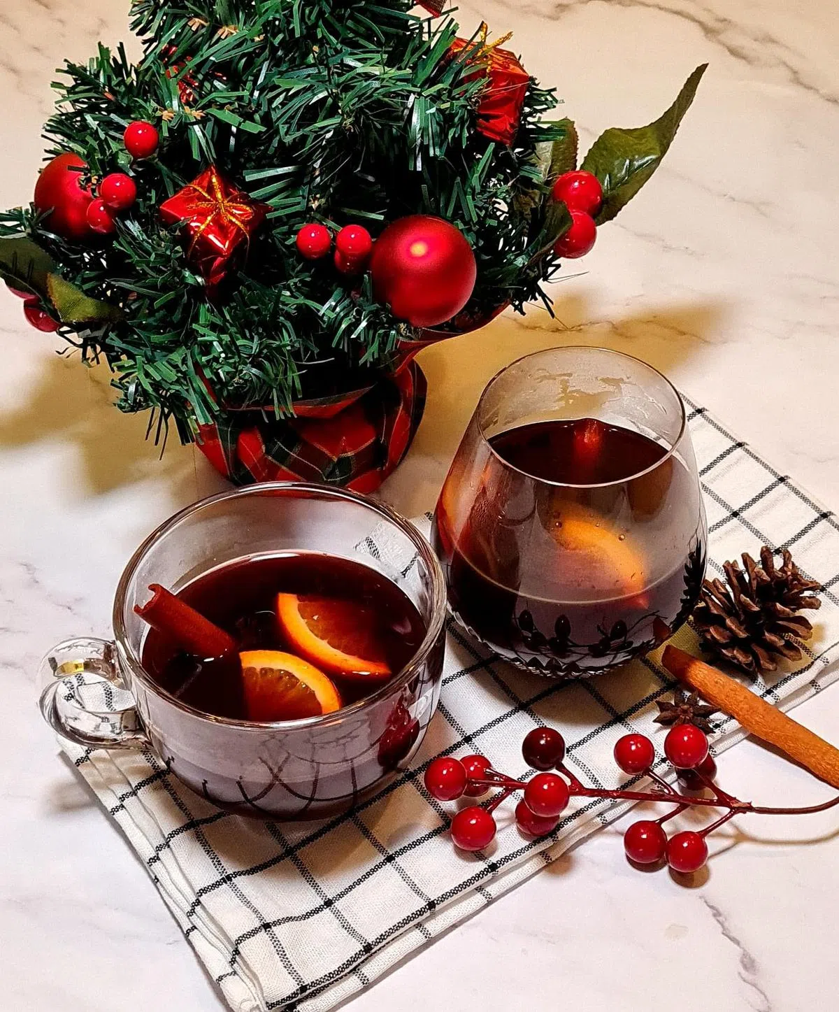 果味酒香缭绕的热红酒。（叶晓虹摄）