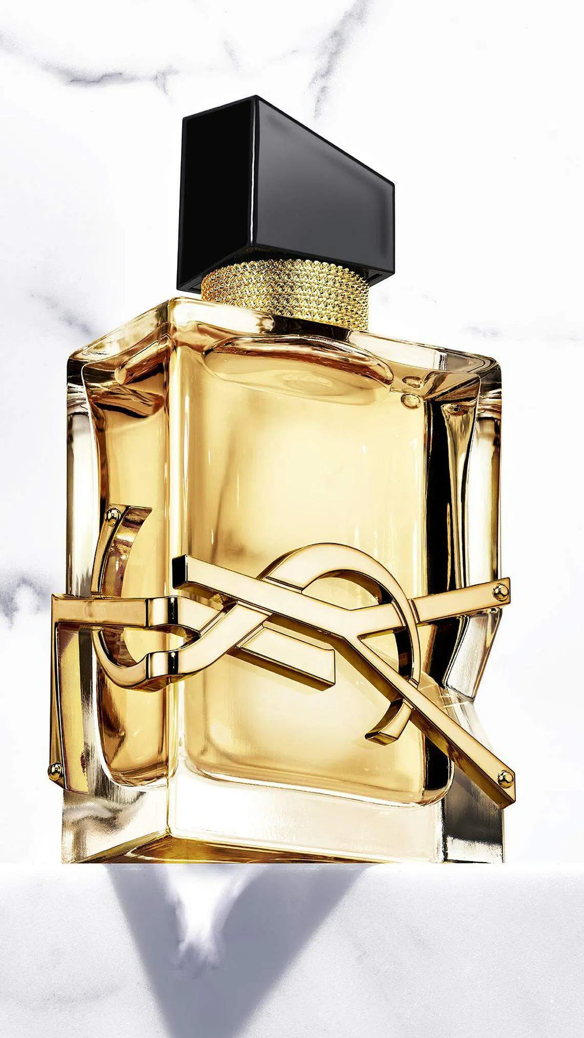 圣罗兰美妆“自由之水”彰显独特的融合型花香。（品牌提供）