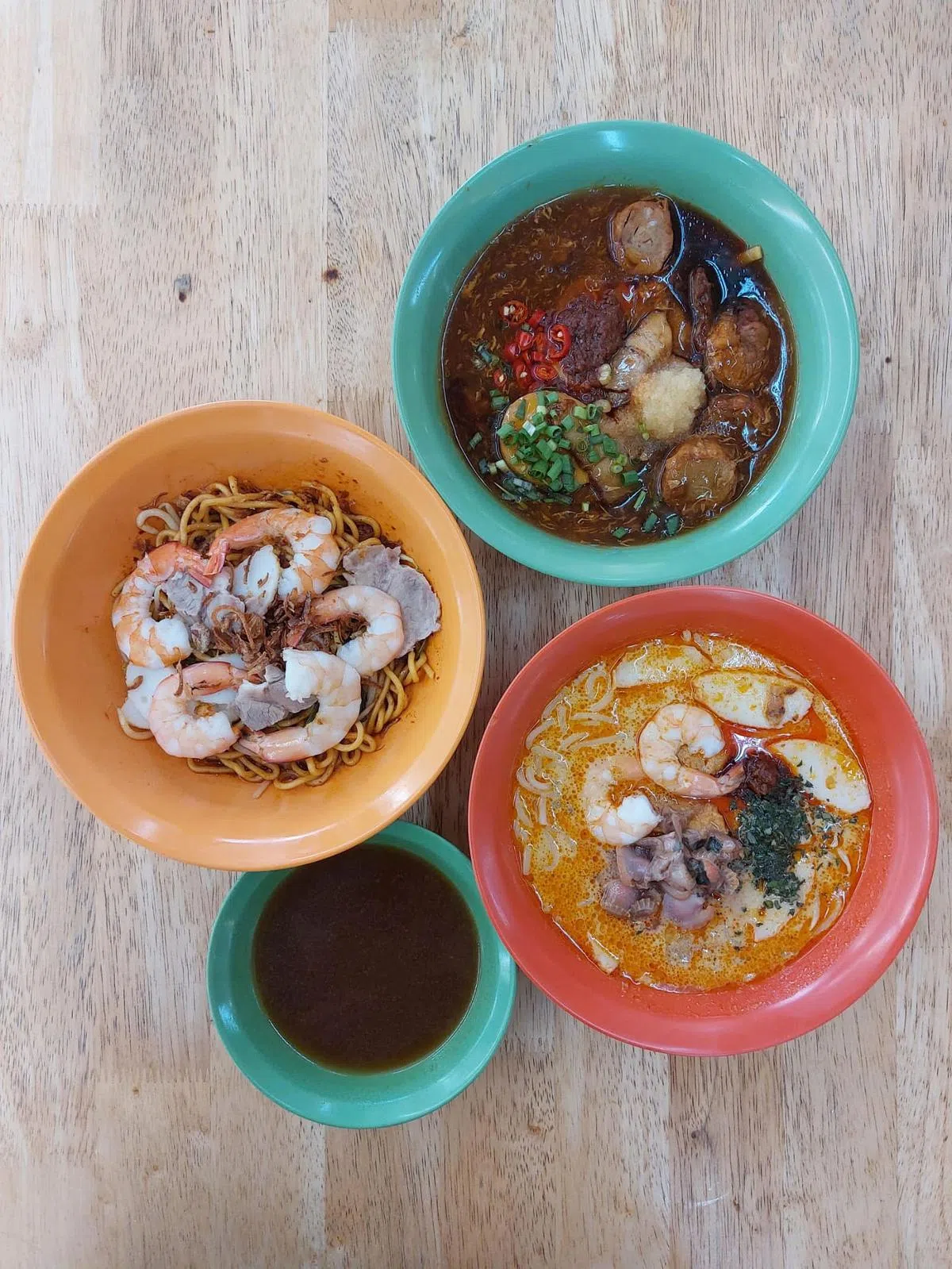 林顺妹研发的特色虾面汤头。（读者提供）