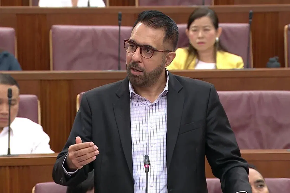 企管局的一个缺失，在于没有事先评估如何在公布完整身份证号码与确保它们不过于容易获取之间做好平衡。国会反对党领袖、阿裕尼集选区议员毕丹星提问，企管局高管是否曾就此进行评估。（gov.sg视频截图）