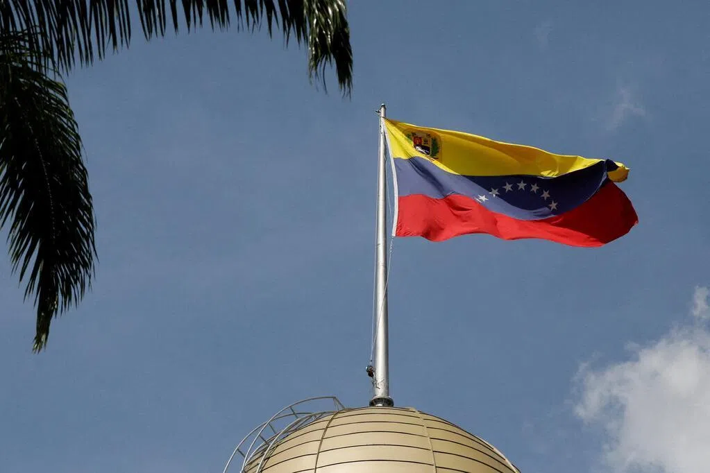 原定赴委内瑞拉运载原油 中国超级油轮掉头返回亚洲