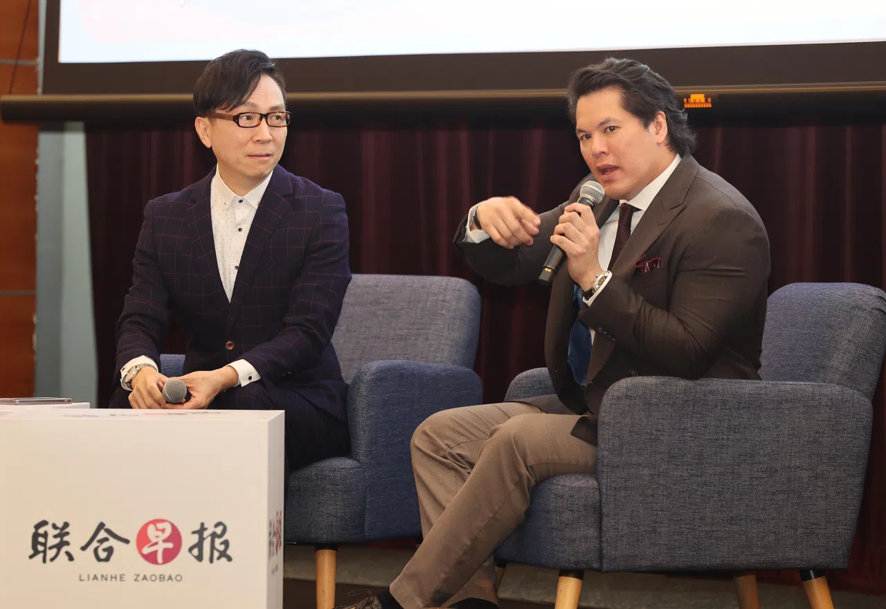 阮尚仁医生（右）从医美角度，探讨东南亚肌肤面临的特有问题。（邬福梁摄）