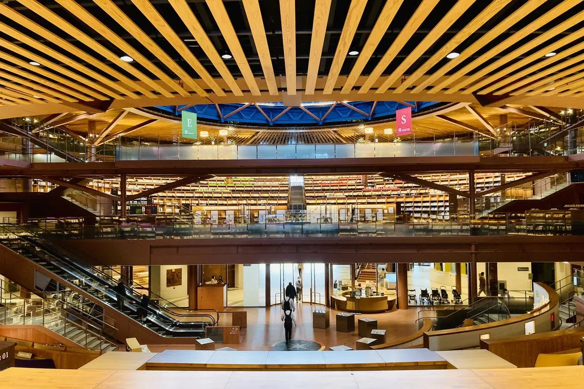 人和书的相遇相知相惜就发生在这座环形剧场。（张书译摄）