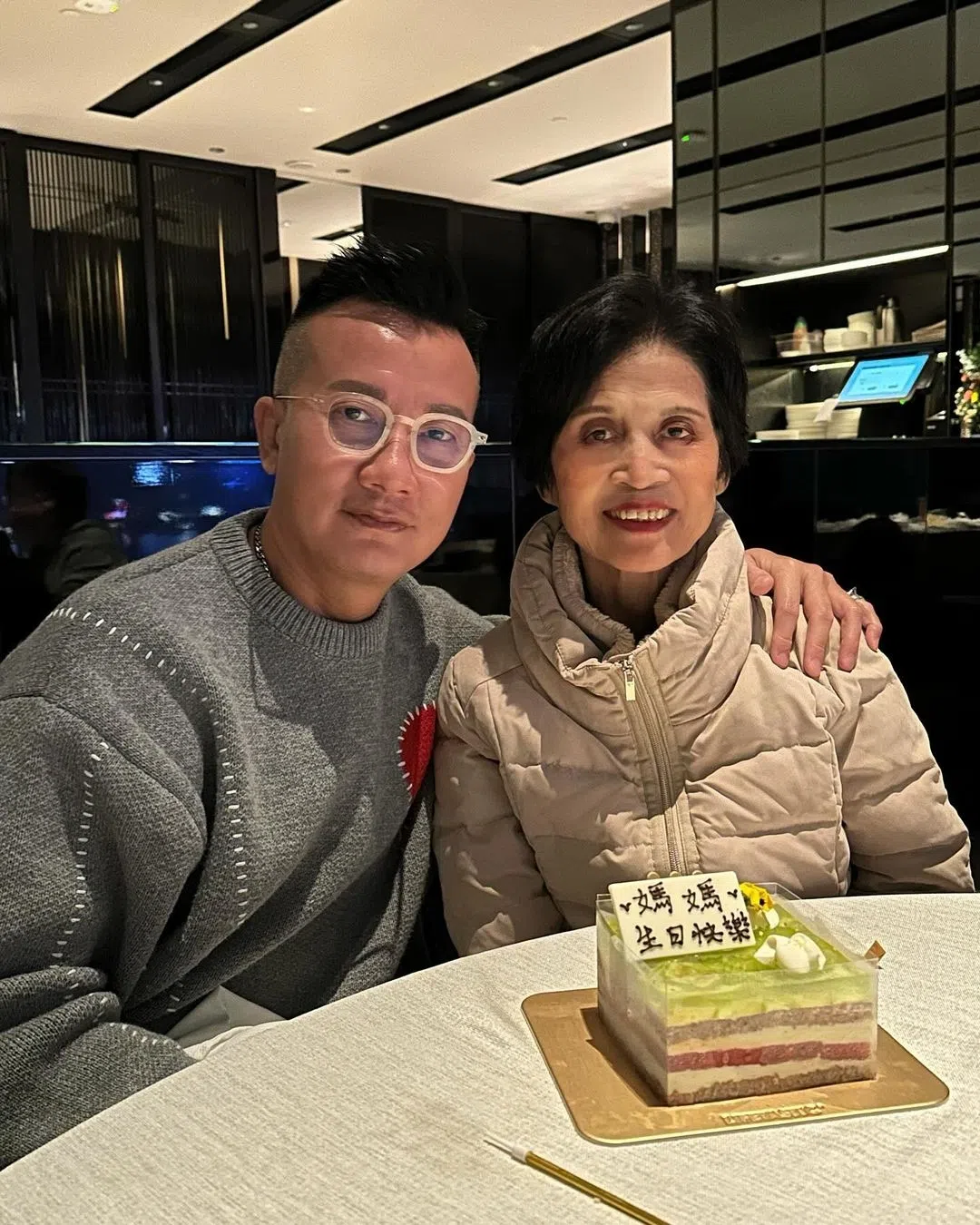 8月8日意外发生前一天，正是陈汉玮妈妈（右）的出殡日。（取自陈汉玮IG）
