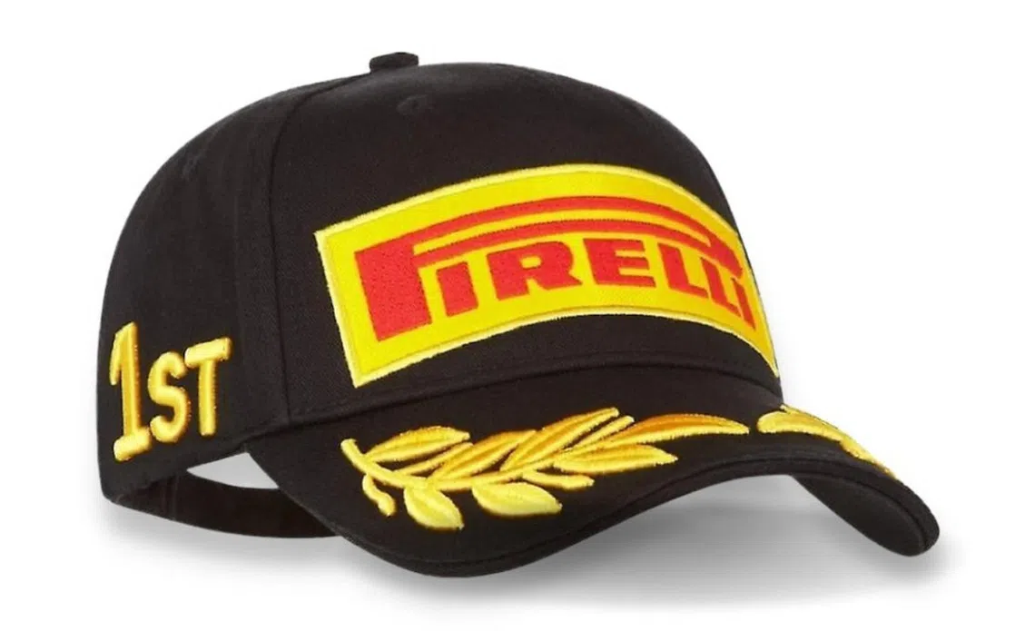 F1领奖台官方帽十分拉风。（取自amazon.sg）