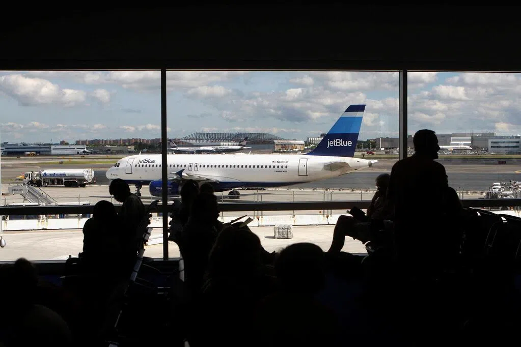 美国航空通信线路故障 数千趟航班受影响