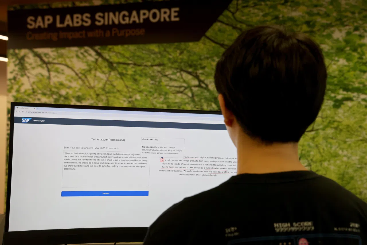 思爱普新加坡实验室的主要目标，是利用已有Gen AI资源开发特定服务功能的AI应用软件，为企业提供ChatGPT当下无法解决的问题。（龙国雄摄）