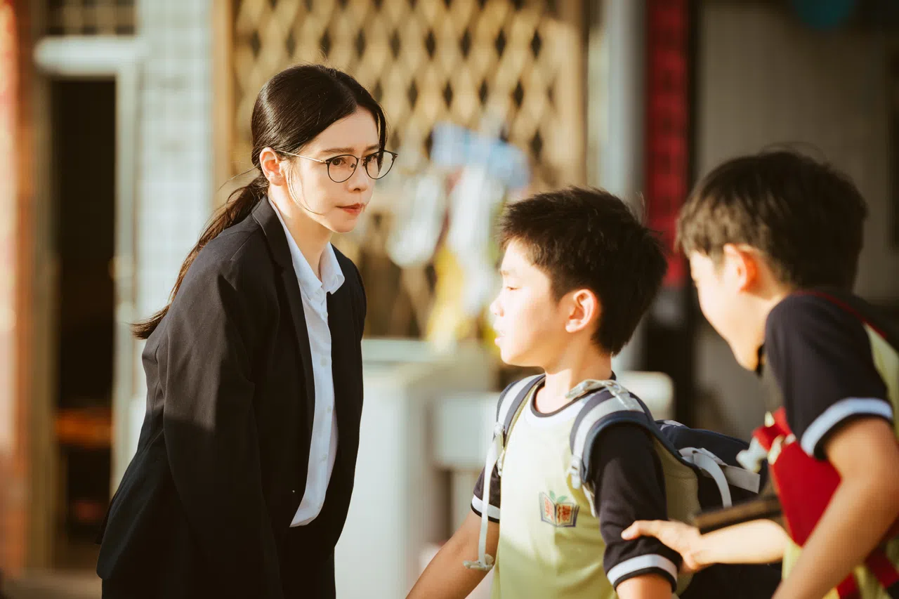 徐若瑄（左）主演的《乒乓男孩》2024年在台湾上映时票房成绩不俗。（新加坡华语电影节提供）