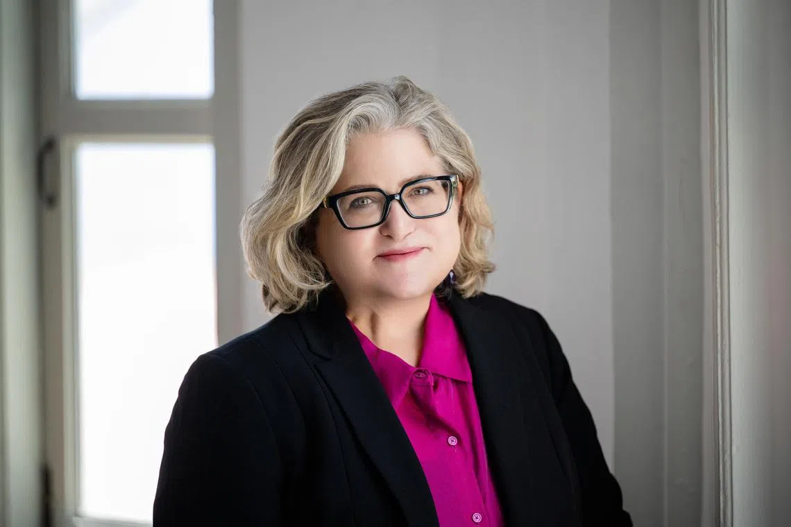 耶鲁—国大学院院长乔安妮·罗伯茨教授说，学院在一定程度上支持了新加坡教育的一些转型工作，所秉持的教育精神会在国大学院和其他学府延续。（耶鲁—国大学院提供）